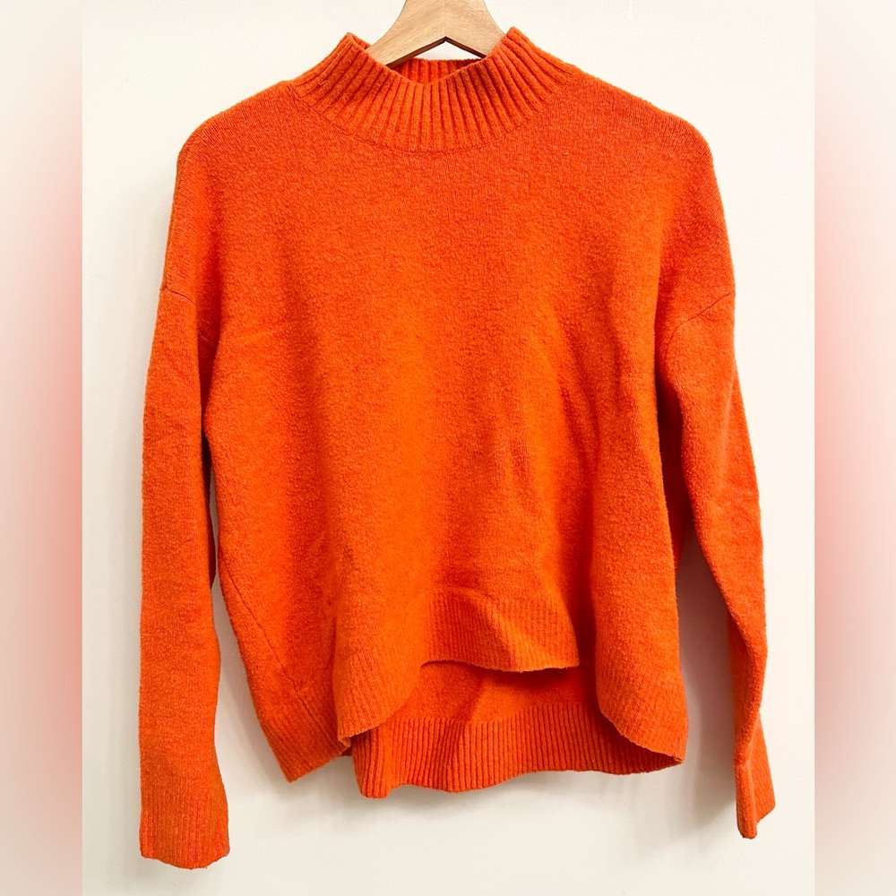 Size M Uniqlo sweater